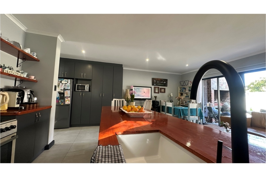 3 Bedroom Property for Sale in De Zoete Inval Western Cape